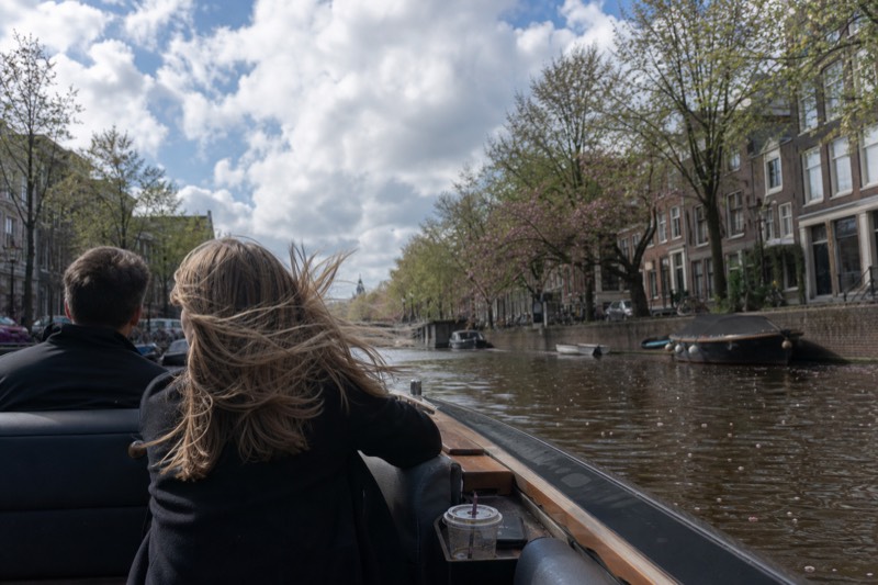 Amsterdam: Canal Cruise in Open Boat with Drinks Option